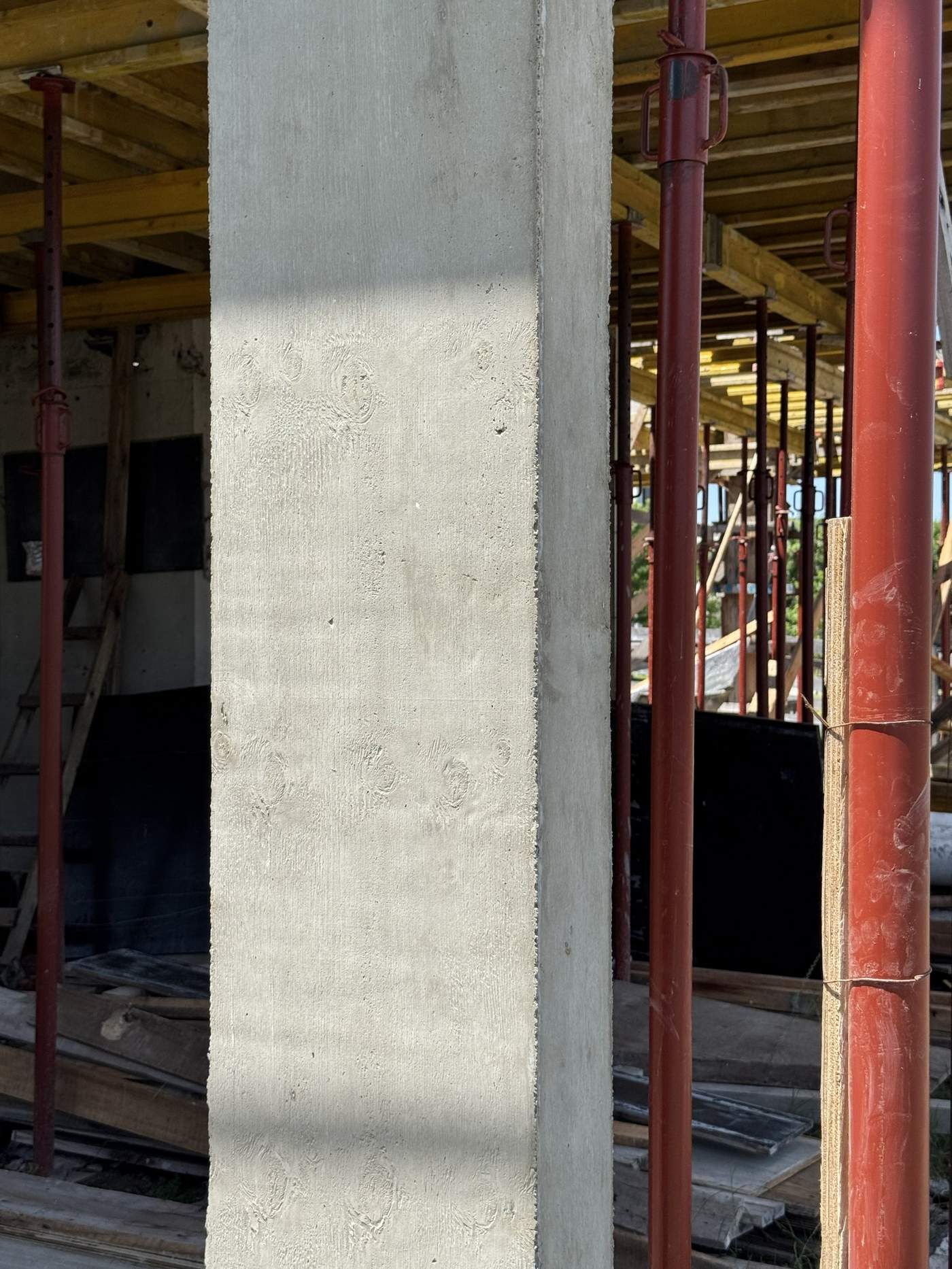 Casa SAMAC en obra - columna de hormigón