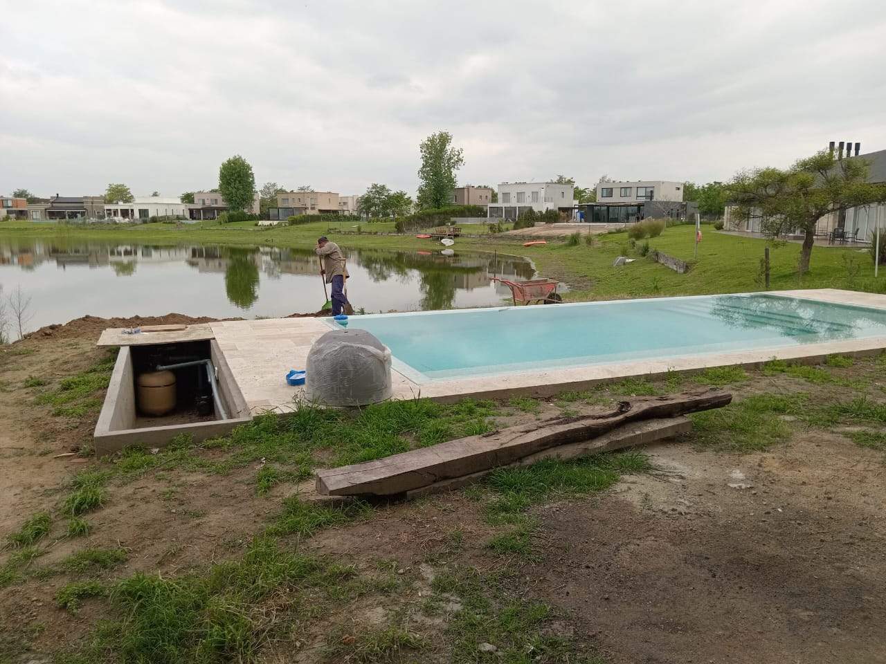 Pileta construida por SAMAC