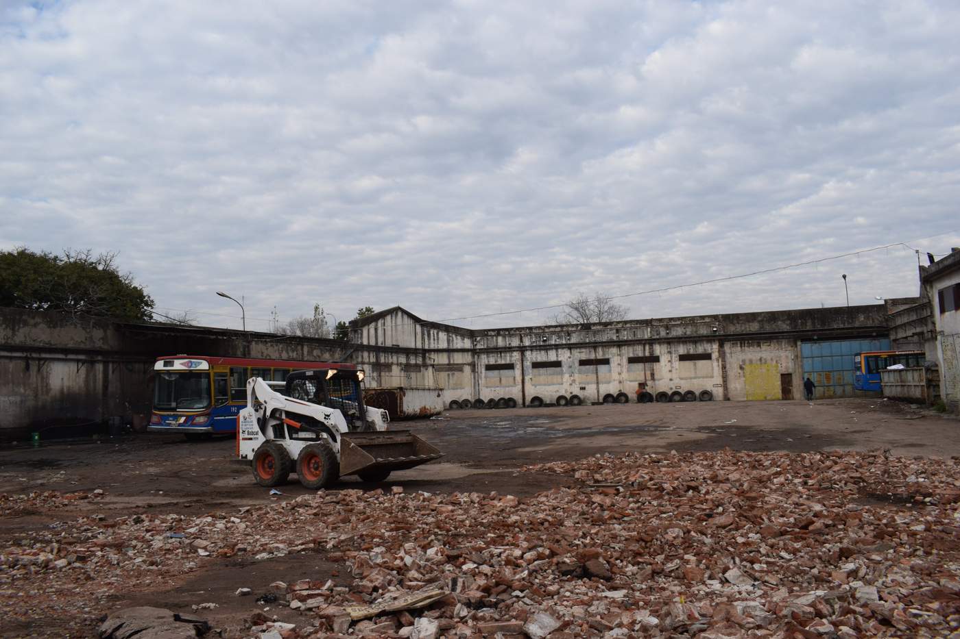 Obra de demolición en planta industrial SAMAC