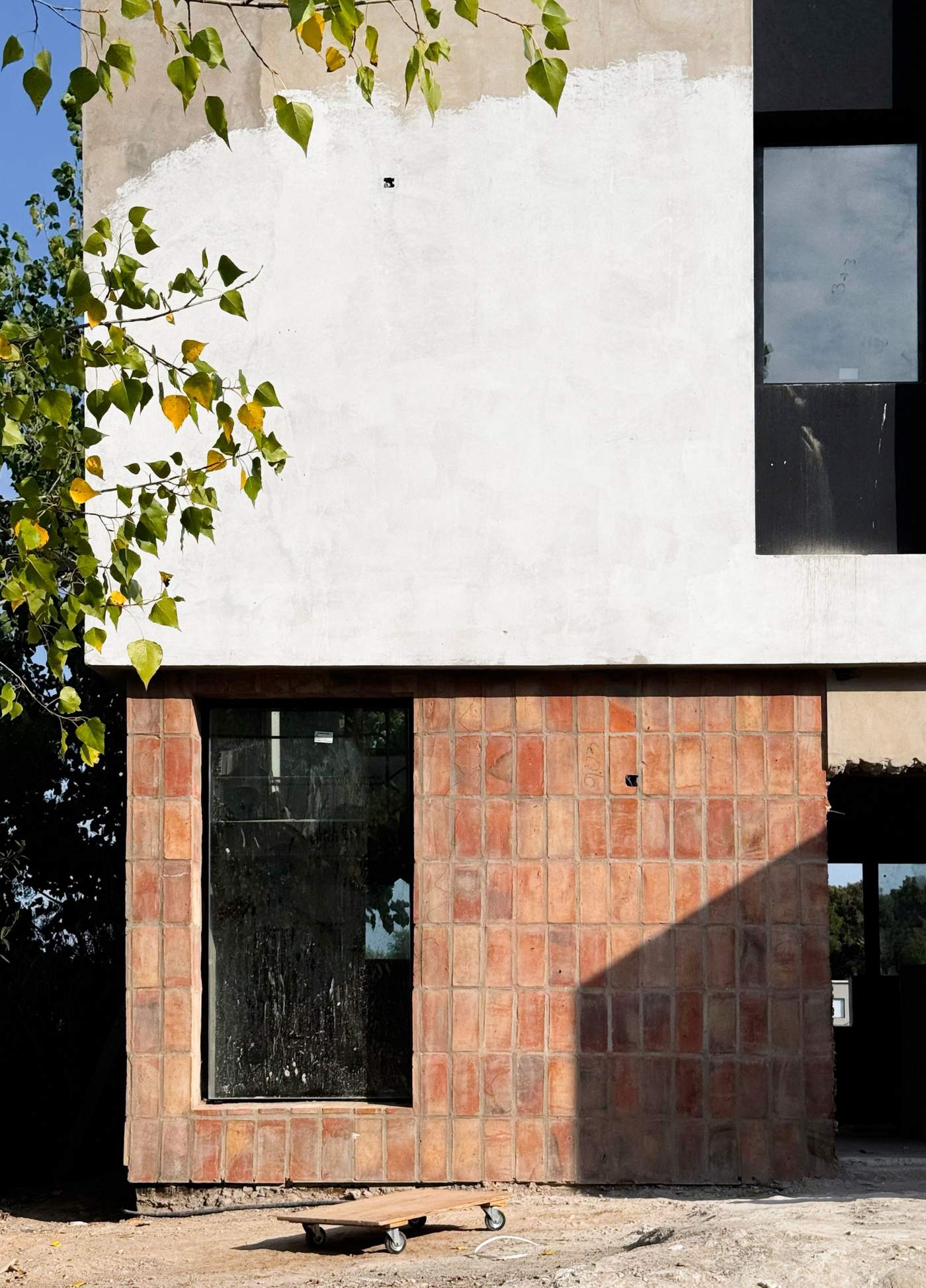 Fachada casa SAMAC en proceso de terminación